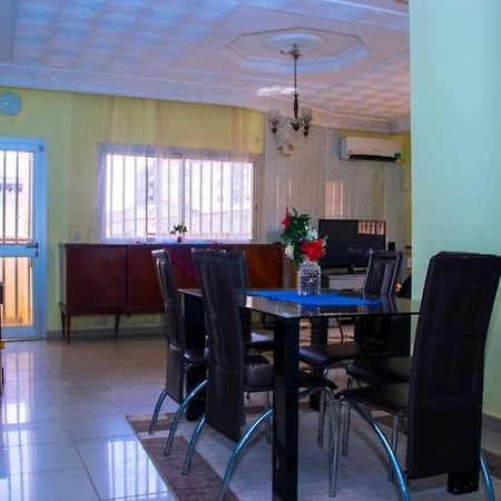 Appartement Meuble 2 Chambres Montee Jouvence Яунде Екстер'єр фото
