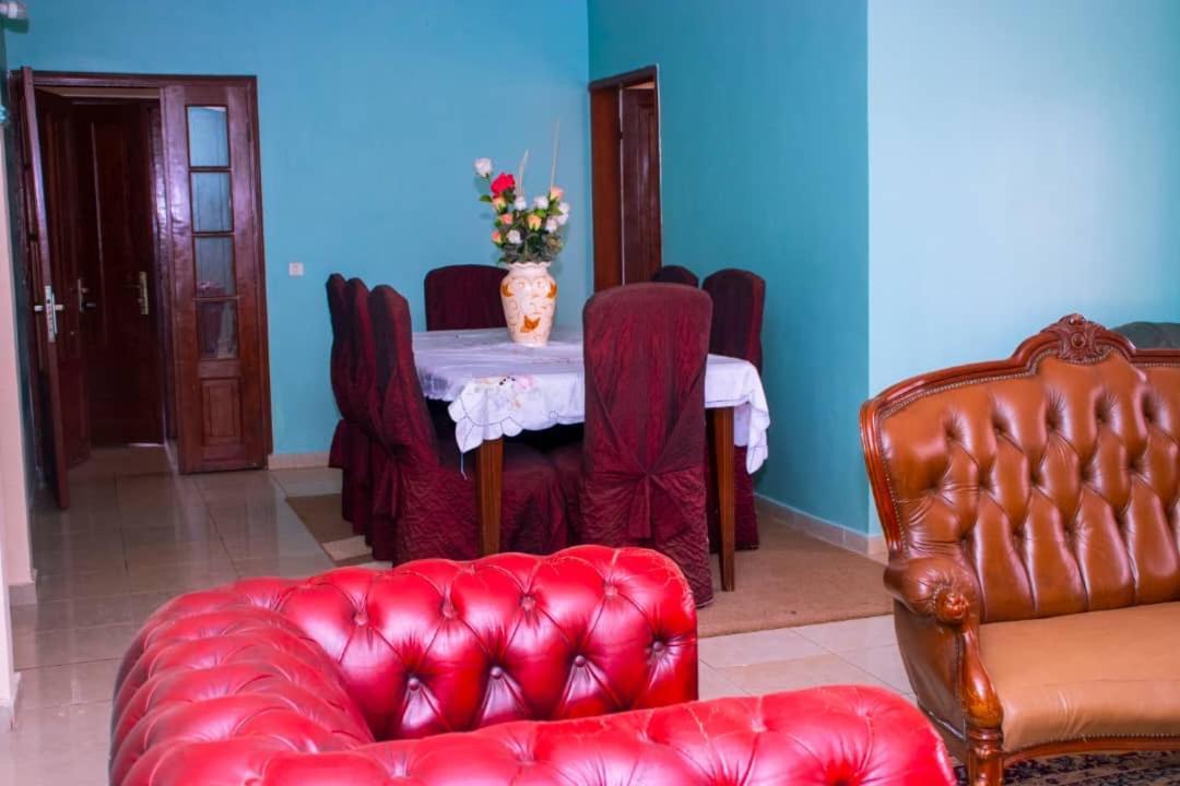 Appartement Meuble 2 Chambres Montee Jouvence Яунде Екстер'єр фото